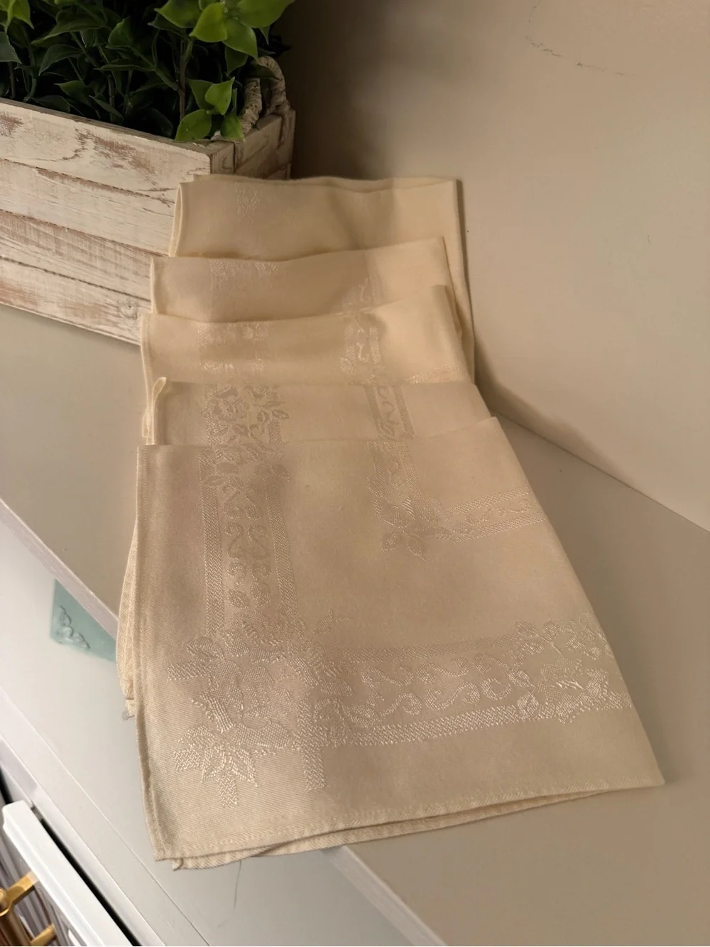 Vintage Ivory Damask Cloth Napkins Floral Scroll Set of 5   14”